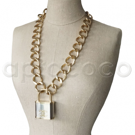 CHANEL 2014 chic gigantic XL PADLOCK Necklace