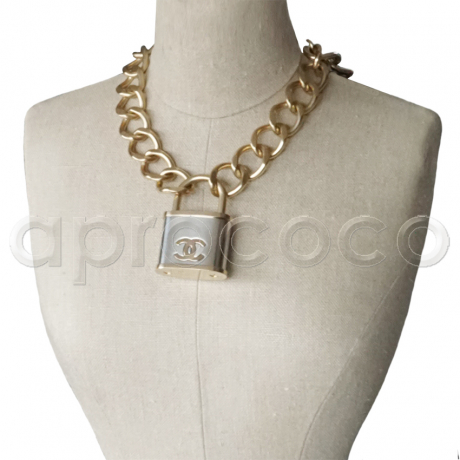 CHANEL 2014 chic gigantic XL PADLOCK Necklace