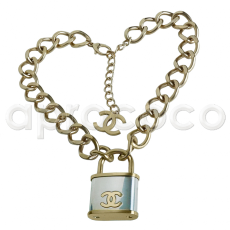 Chanel lock cc hot sale logo pendant