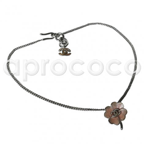 CHANEL silver-tone necklace w apricot-pink 4-leaf Clover & CC pendant