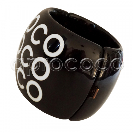 CHANEL breiter Armreif Schwarz-Weiß mit COCO COCO COCO Print