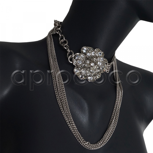 EXQUISITE Fabulous CHANEL chain belt necklace with the prettiest bling Camellia